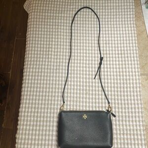 Tory Burch Mercer pebbled wallet crossbody